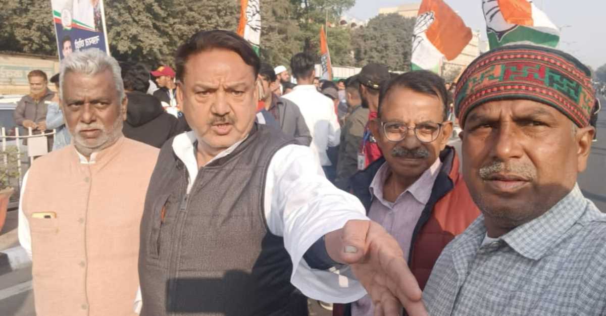 भारत जोड़ो यात्रा में शामिल हुए सैकड़ों लोग